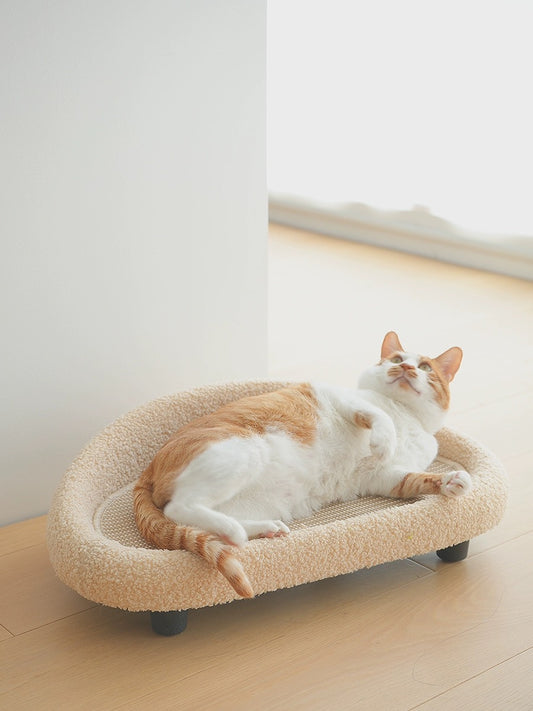 CozyCat Lounge Bed with Sisal Mat - Ideal for Cats and Small Dogs